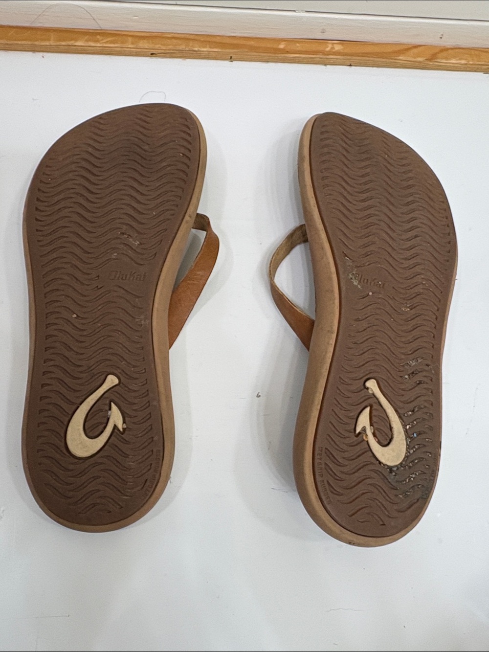 OluKai Brown Leather Women's Flip Flop Sandals - Picture 6 of 6